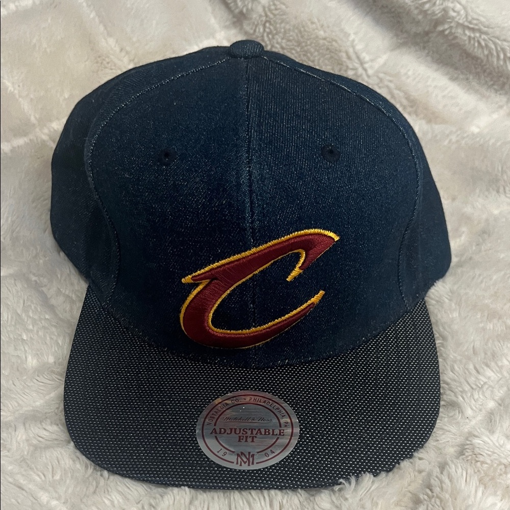 Mitchell & Ness Cleveland Cavaliers snapback cap Nostalgia Cap.